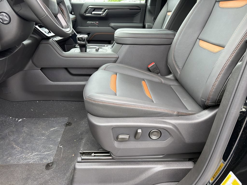 New 2026 GMC Sierra 1500 AT4 w/ Technology Package AWD/4WD image 17