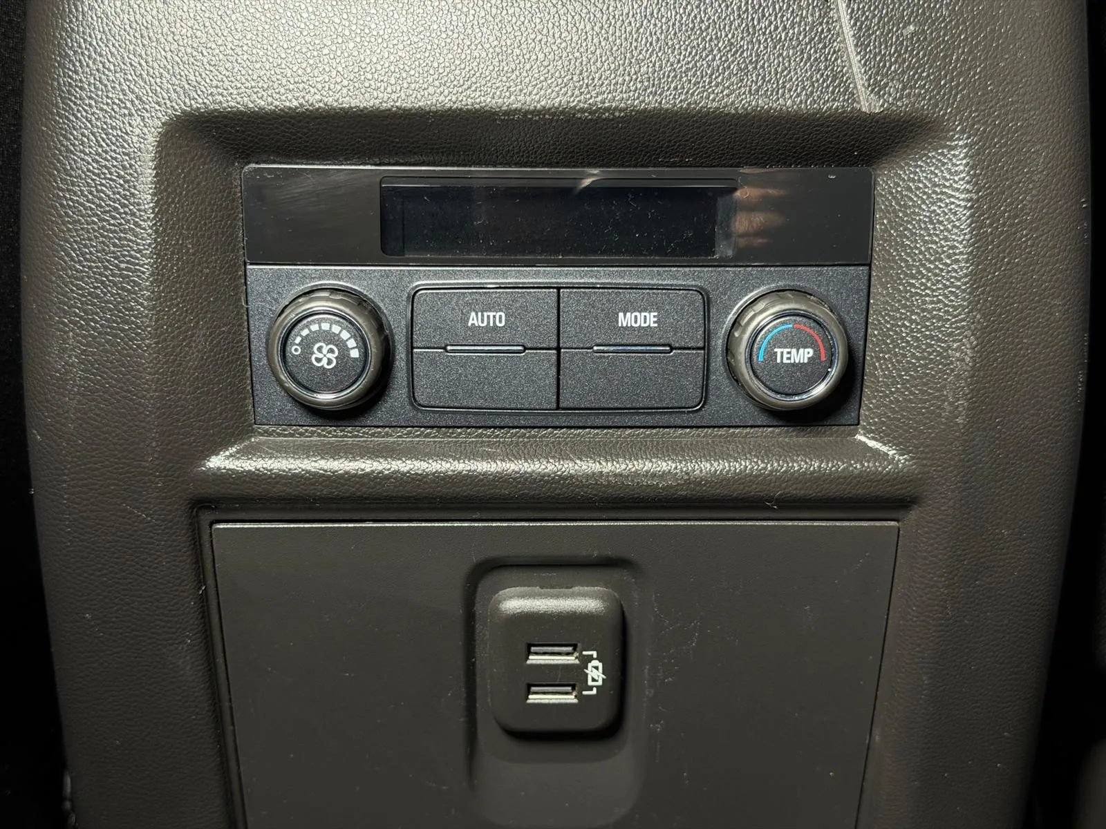 Used 2020 Chevrolet Traverse LT w/ LPO, Cargo Package FWD image 23