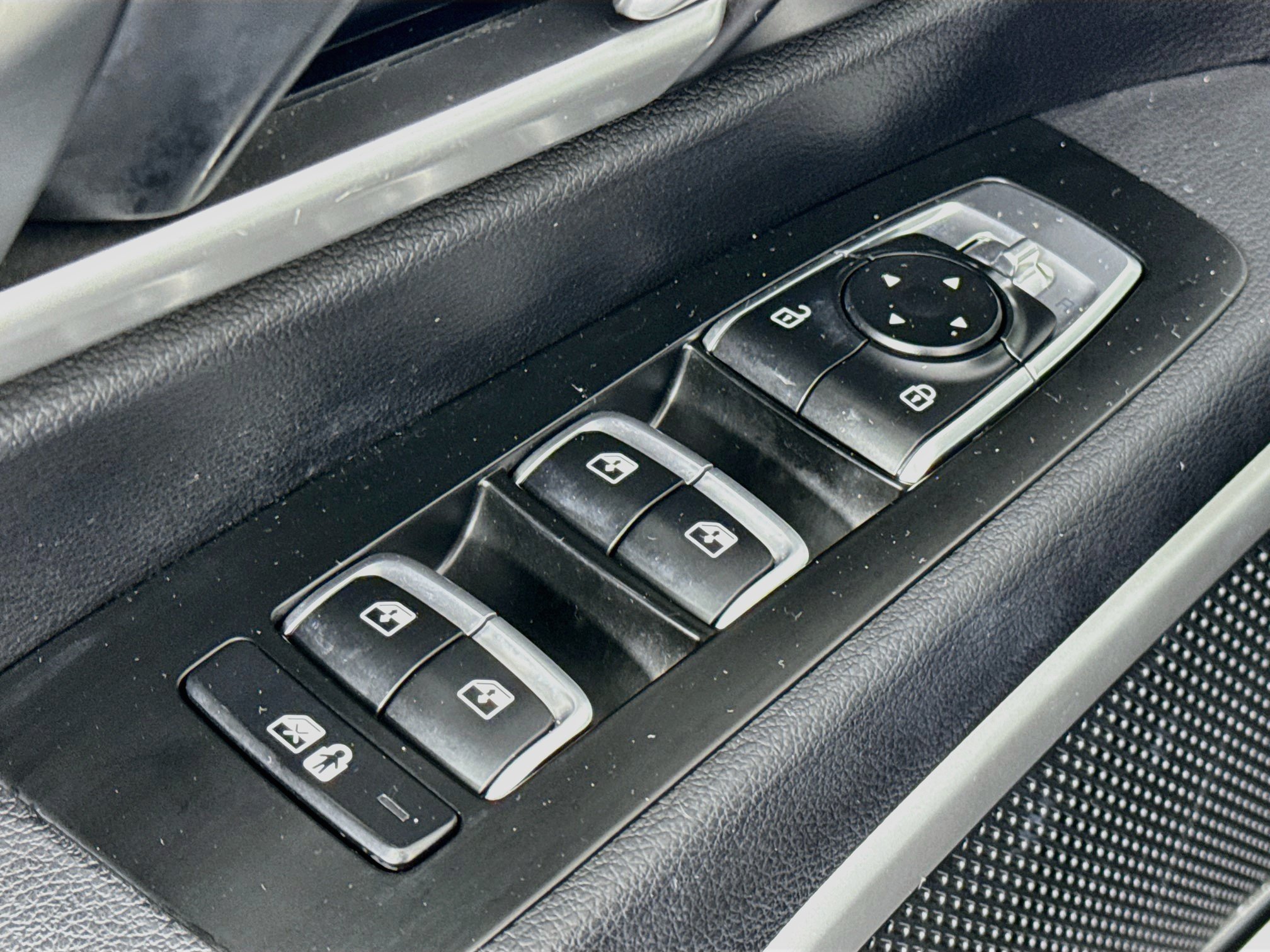 Used 2022 Kia Telluride S FWD image 18