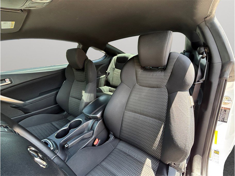 Used 2016 Hyundai Genesis 3.8 RWD image 18