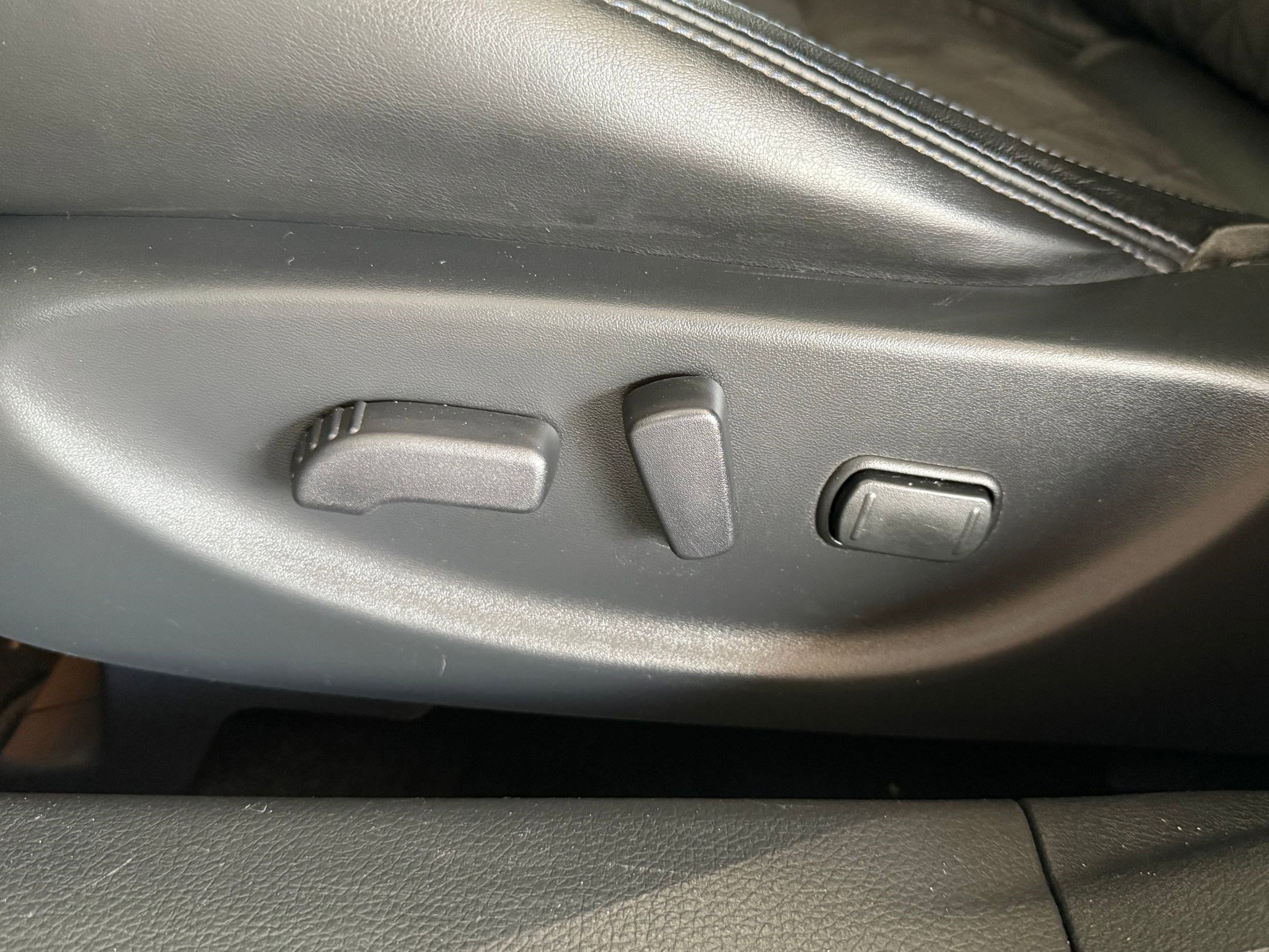 Used 2017 Nissan Maxima SR w/ Midnight Edition image 13