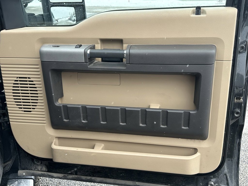 Used 2016 Ford F250 Lariat w/ Chrome Package image 19