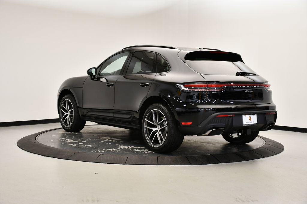 Used 2025 Porsche Macan Turbo image 3