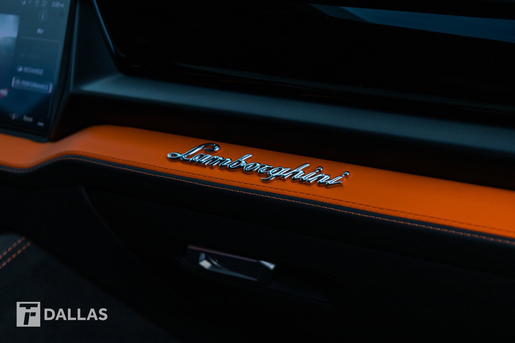 Used 2025 Lamborghini Urus SE image 44