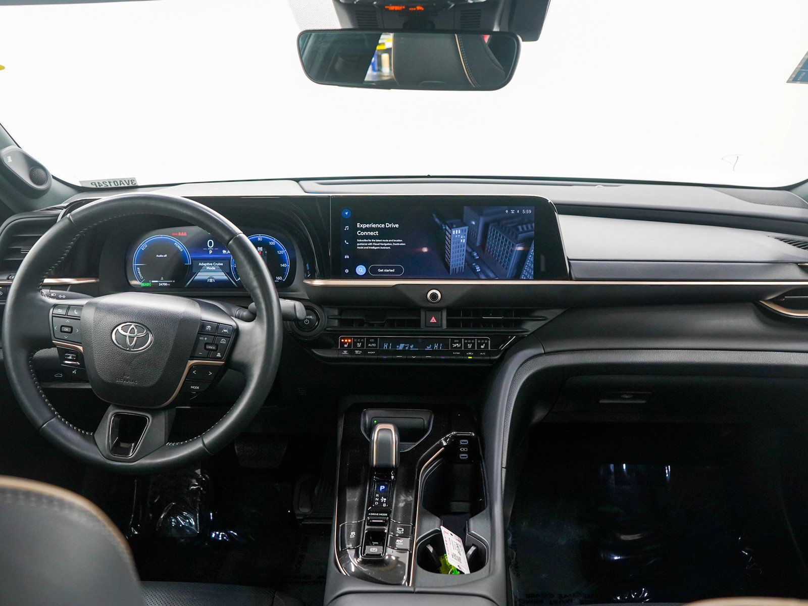 Used 2024 Toyota Crown Limited image 13