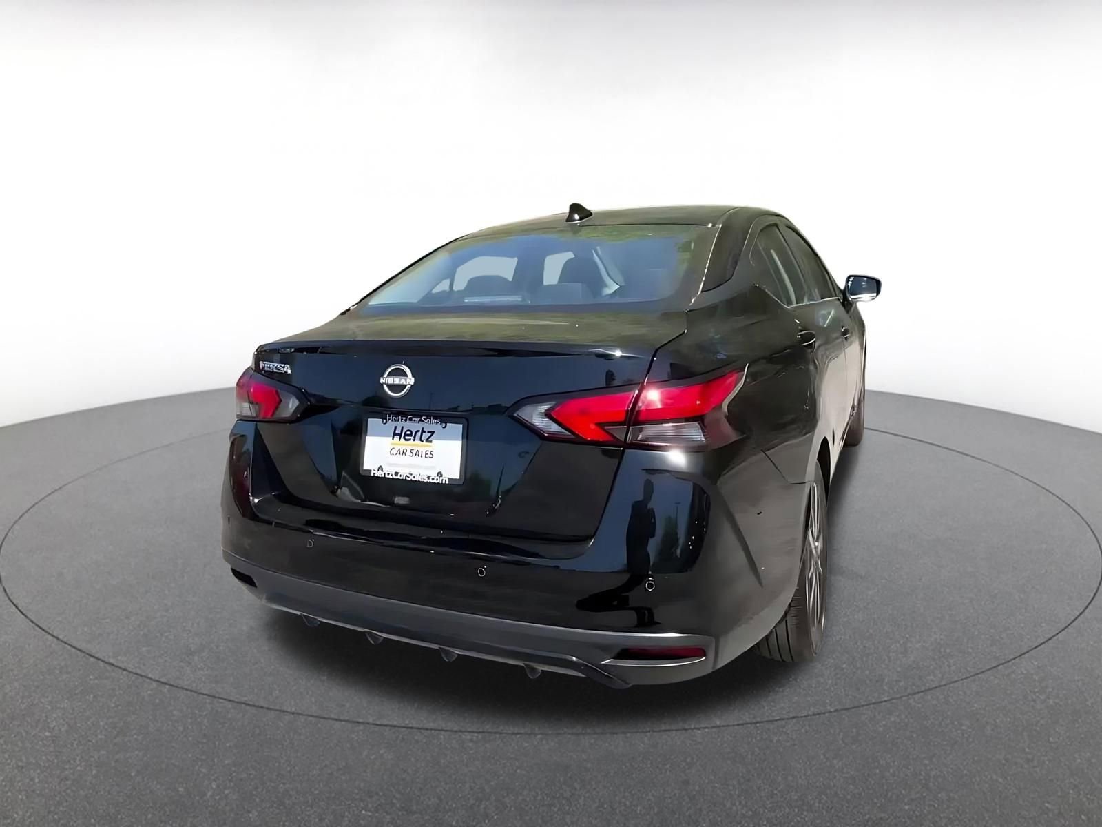 Used 2025 Nissan Versa SV FWD image 15