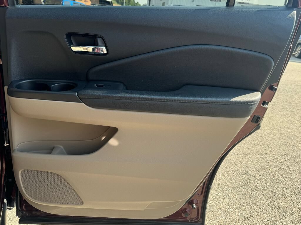 Used 2021 Honda Pilot EX image 17
