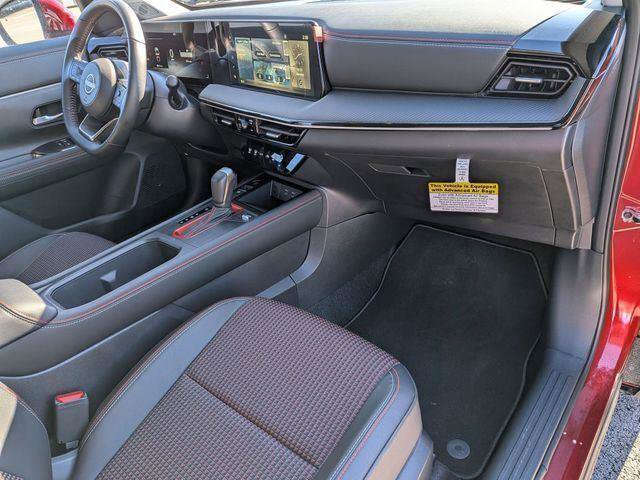 Used 2025 Nissan Kicks SR AWD/4WD image 26
