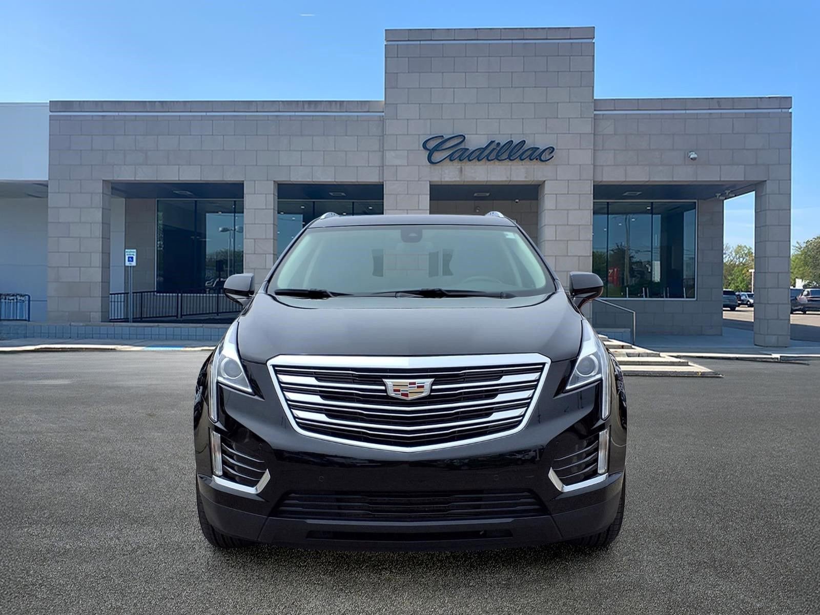 Used 2019 Cadillac XT5 Luxury AWD/4WD image 2