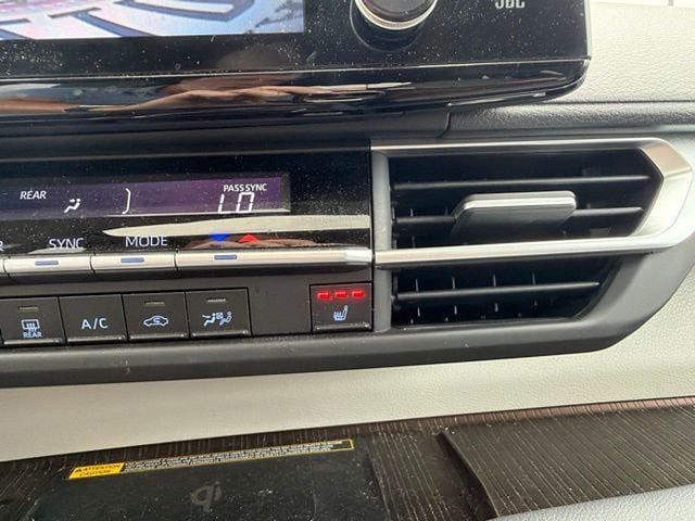 Certified 2024 Toyota Sienna XLE w/ XLE Plus Package FWD image 22