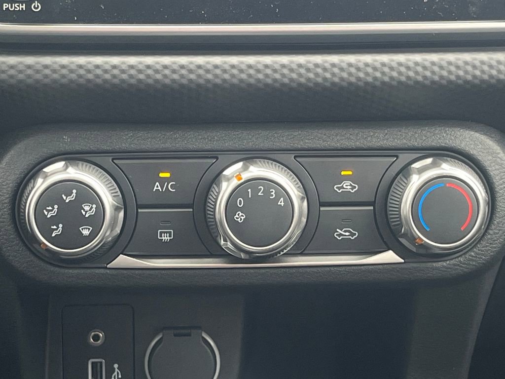 New 2025 Nissan Kicks Play S image 25