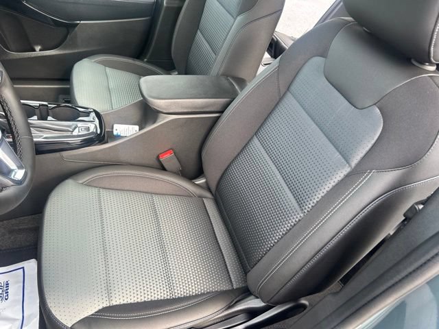 New 2026 Chevrolet Trax LT w/ Driver Confidence Package FWD image 32