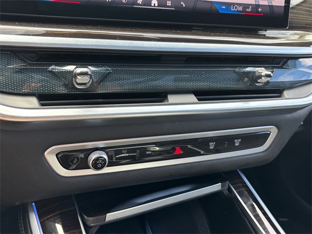 Used 2025 BMW X5 xDrive50e image 10