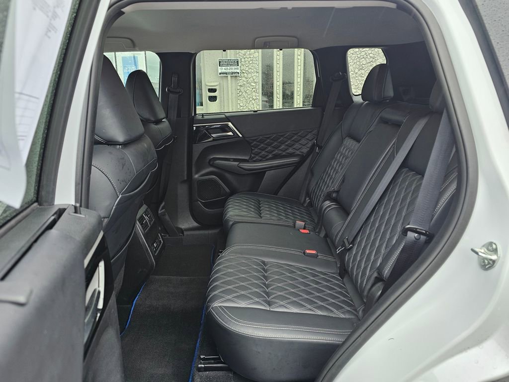 Used 2024 Mitsubishi Outlander SEL image 13