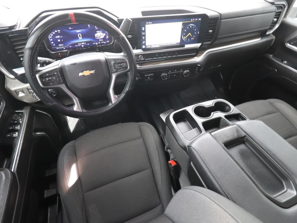 Used 2024 Chevrolet Silverado 2500 LT AWD/4WD image 6