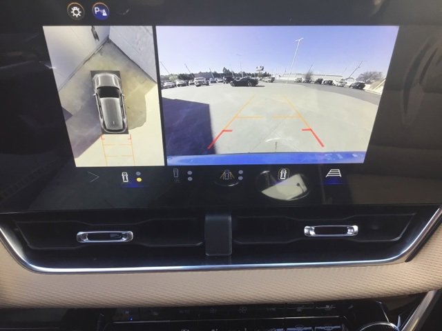 New 2025 Chevrolet Equinox ACTIV w/ Safety and Technology Package image 16