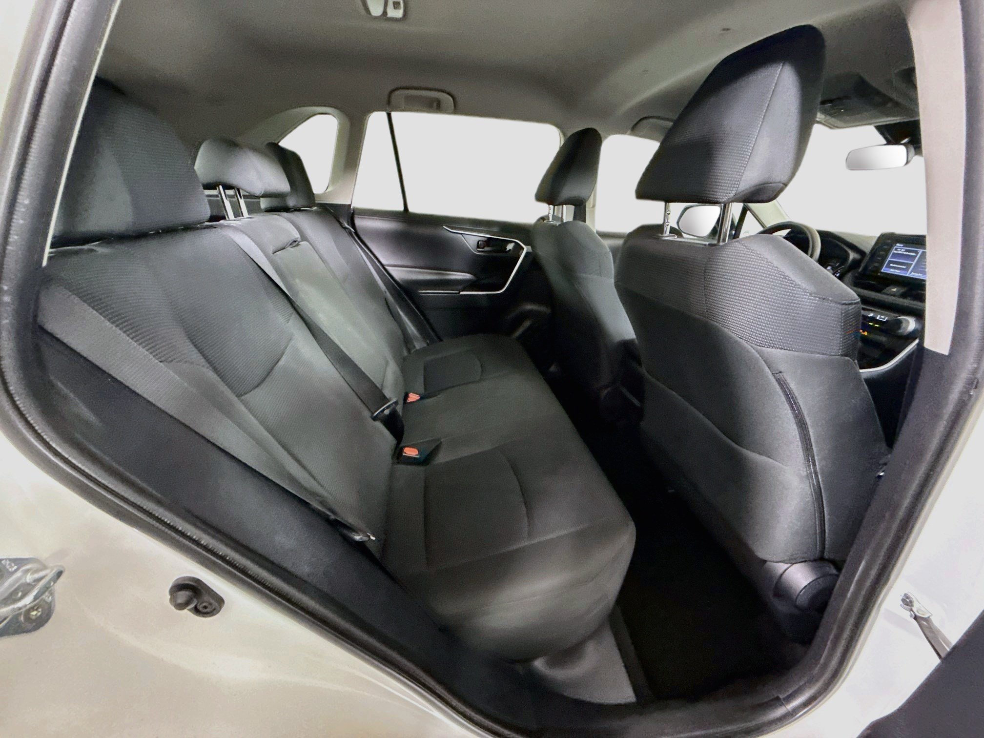 Used 2020 Toyota RAV4 LE FWD image 26