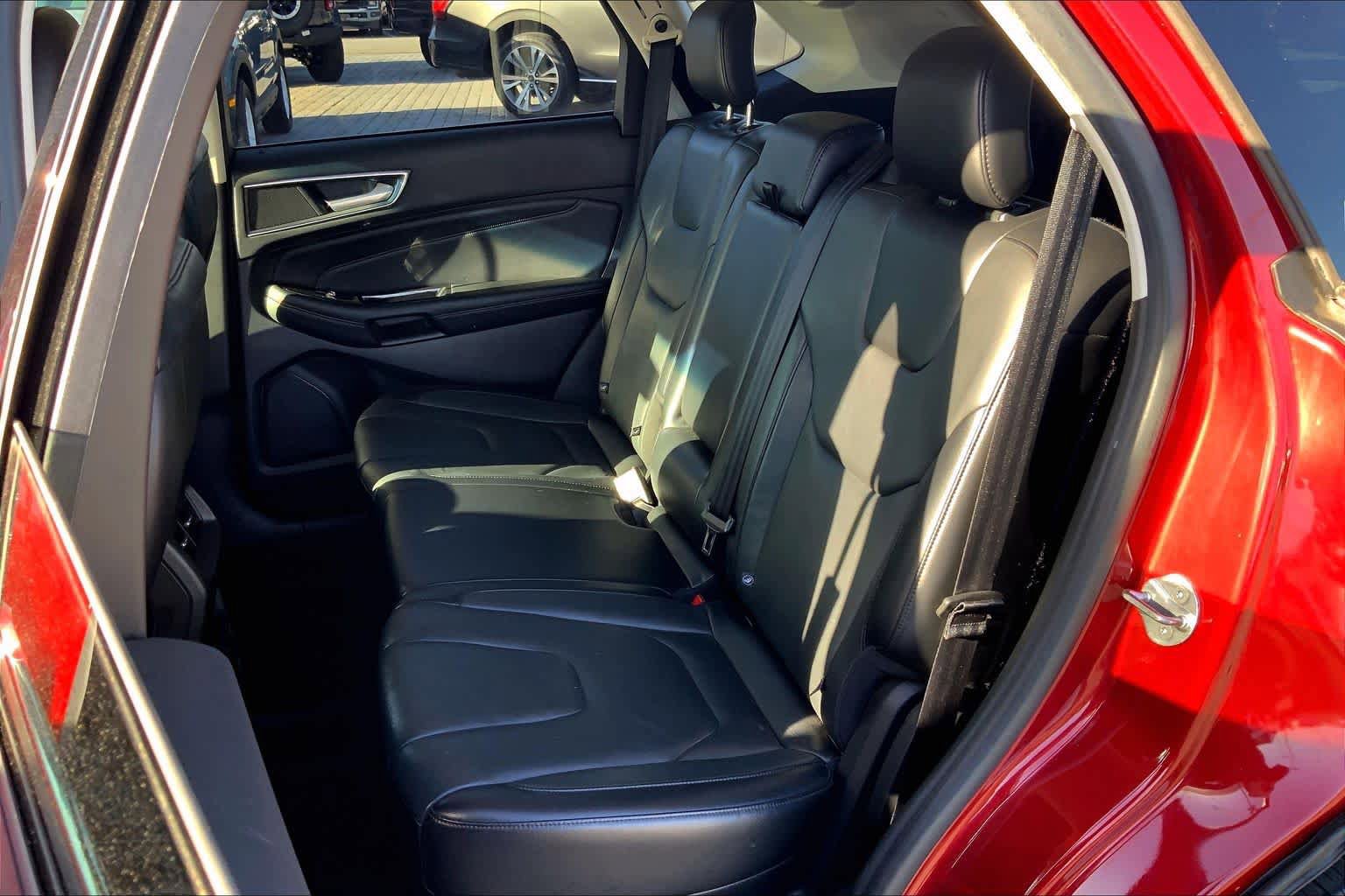 Used 2017 Ford Edge Titanium w/ Technology Package FWD image 20