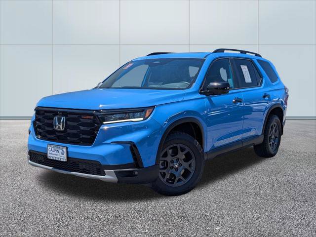 Used 2025 Honda Pilot TrailSport image 1
