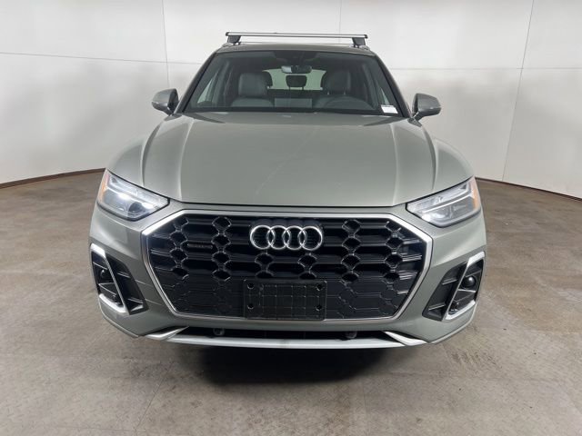 Used 2023 Audi Q5 2.0T Premium w/ Convenience Package AWD/4WD image 2