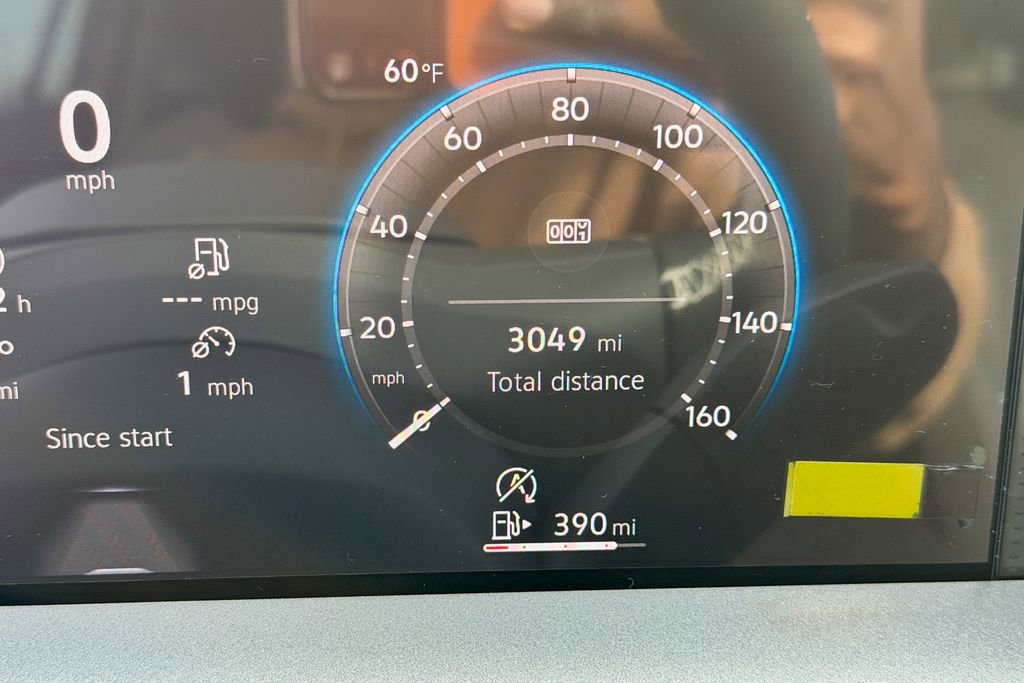 Certified 2025 Volkswagen Tiguan S w/ 18" Wheel Package image 16