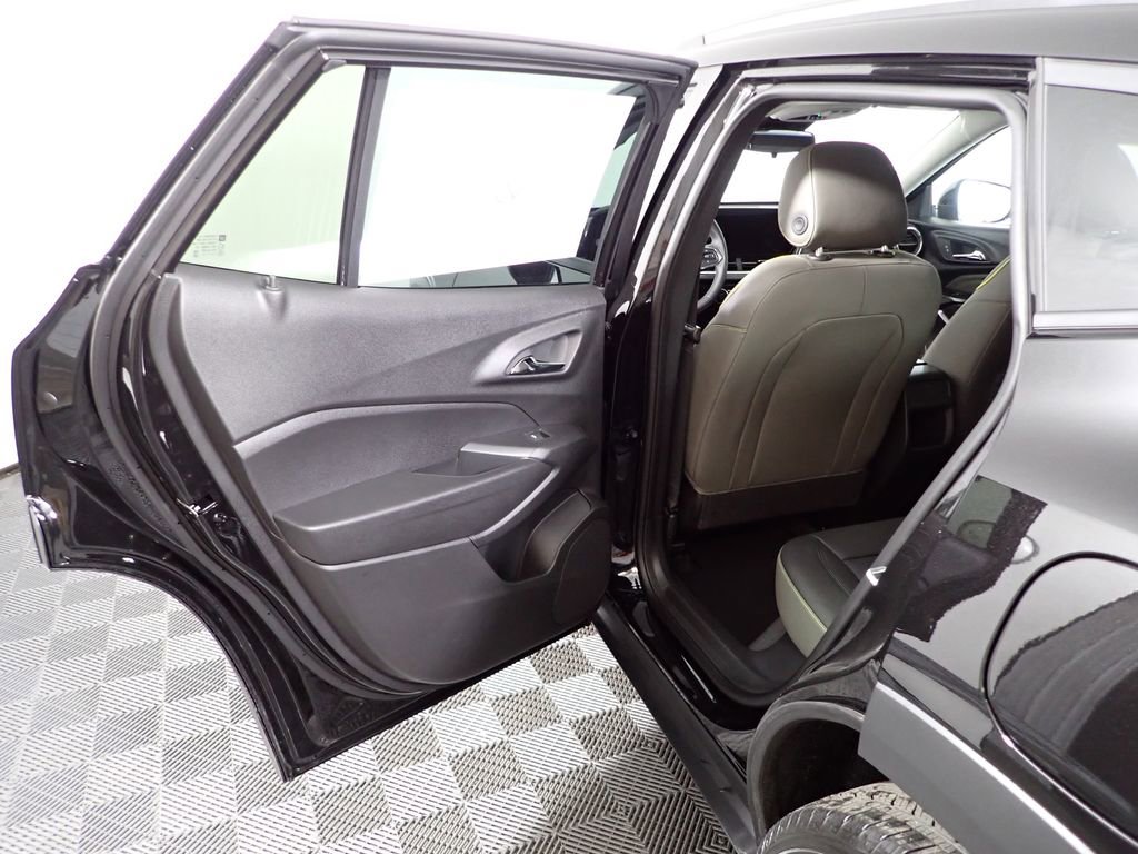 New 2026 Chevrolet Trax ACTIV w/ Sunroof Package image 25