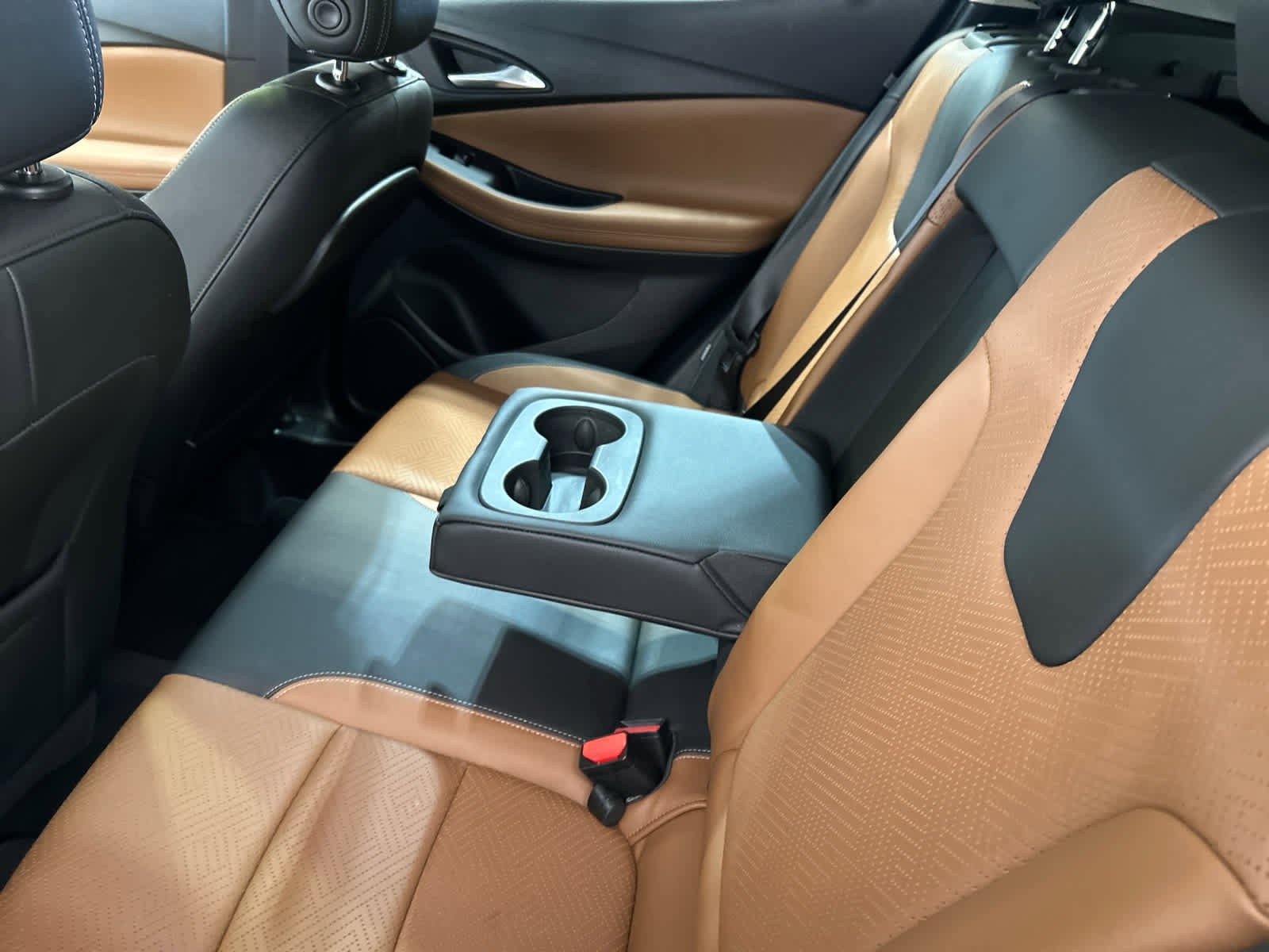 Used 2021 Buick Encore GX Essence w/ Experience Buick Package image 5