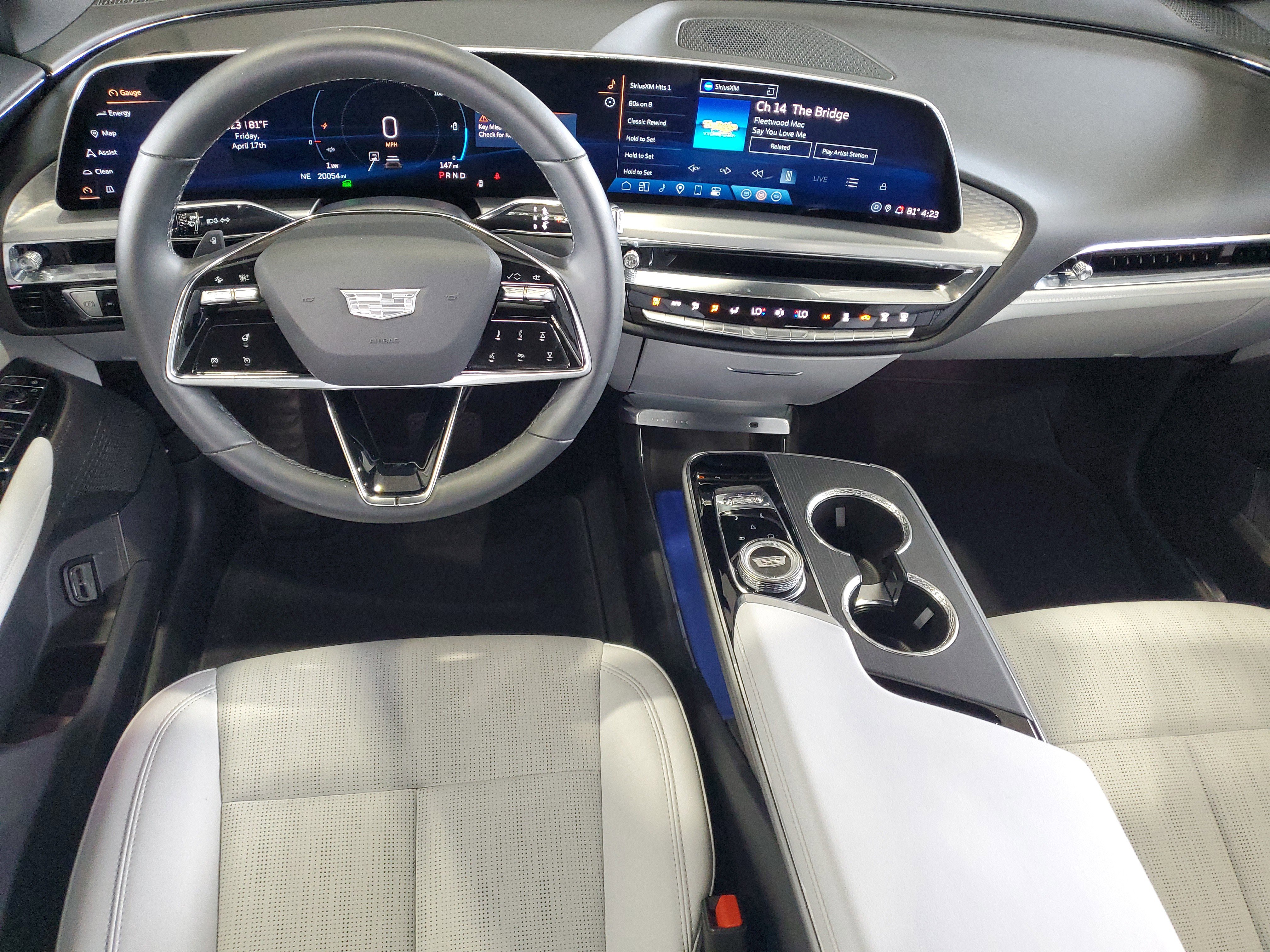 Used 2024 Cadillac Lyriq Luxury image 12