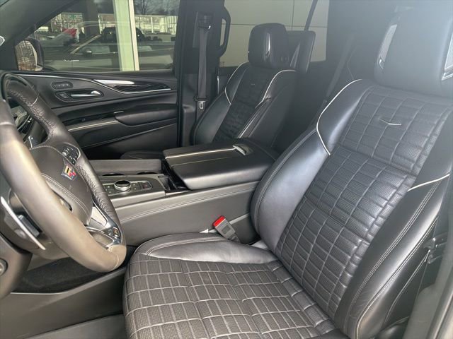 Used 2023 Cadillac Escalade V w/ LPO, ONYX Package image 8