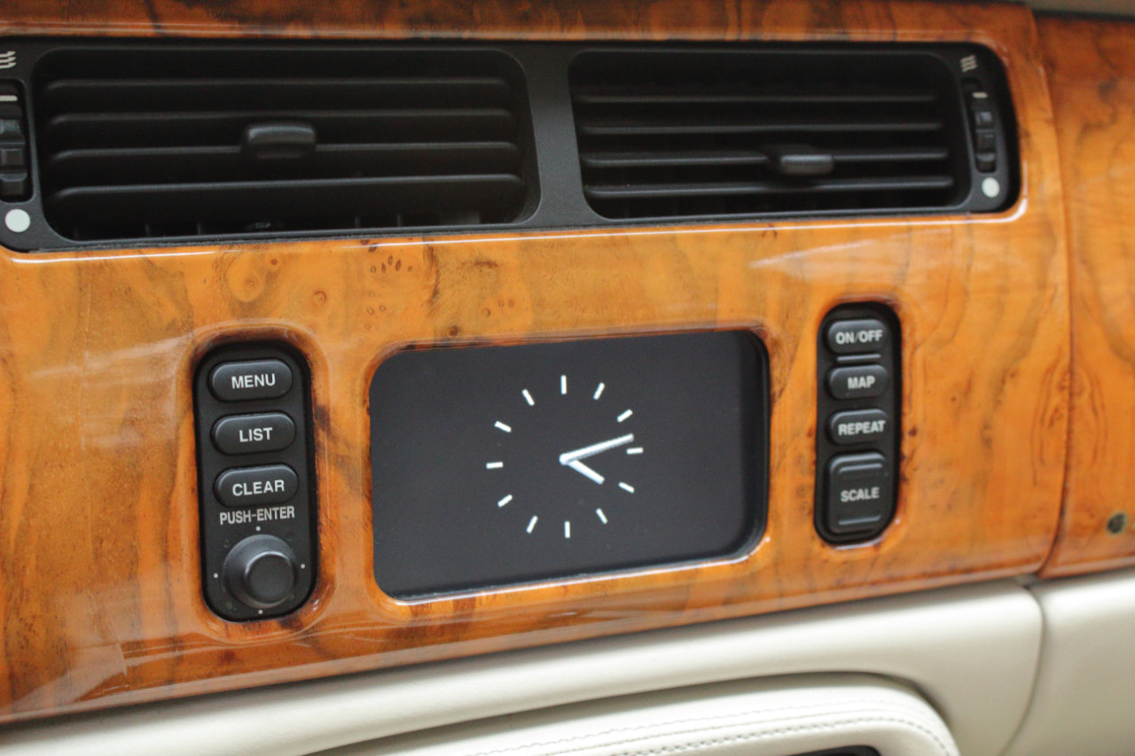 Used 2003 Jaguar XK8 Coupe image 36