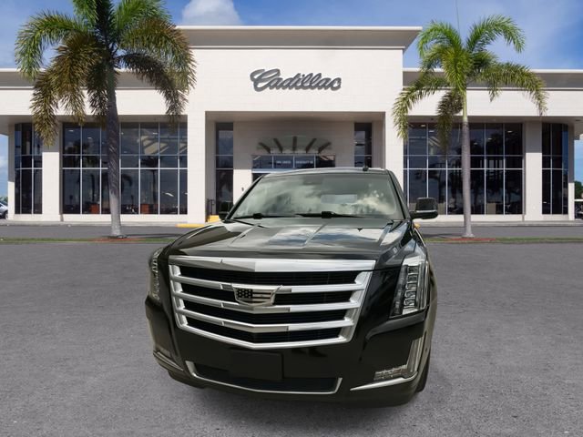Used 2019 Cadillac Escalade Luxury AWD/4WD image 4