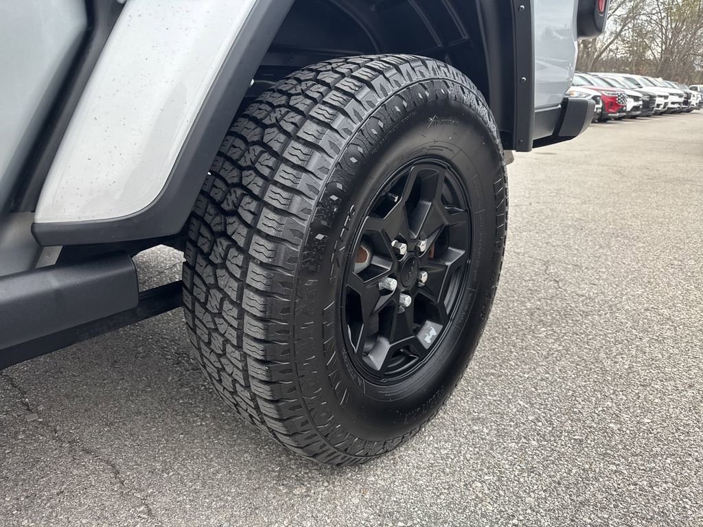 Used 2022 Jeep Gladiator Willys image 14