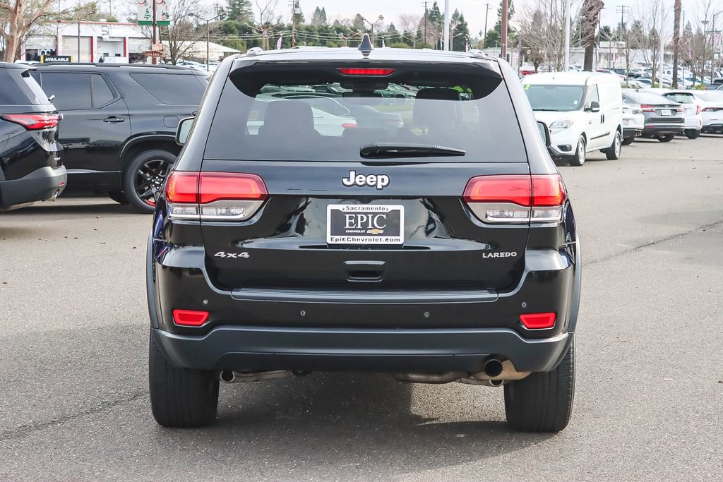 Used 2022 Jeep Grand Cherokee Laredo X image 3