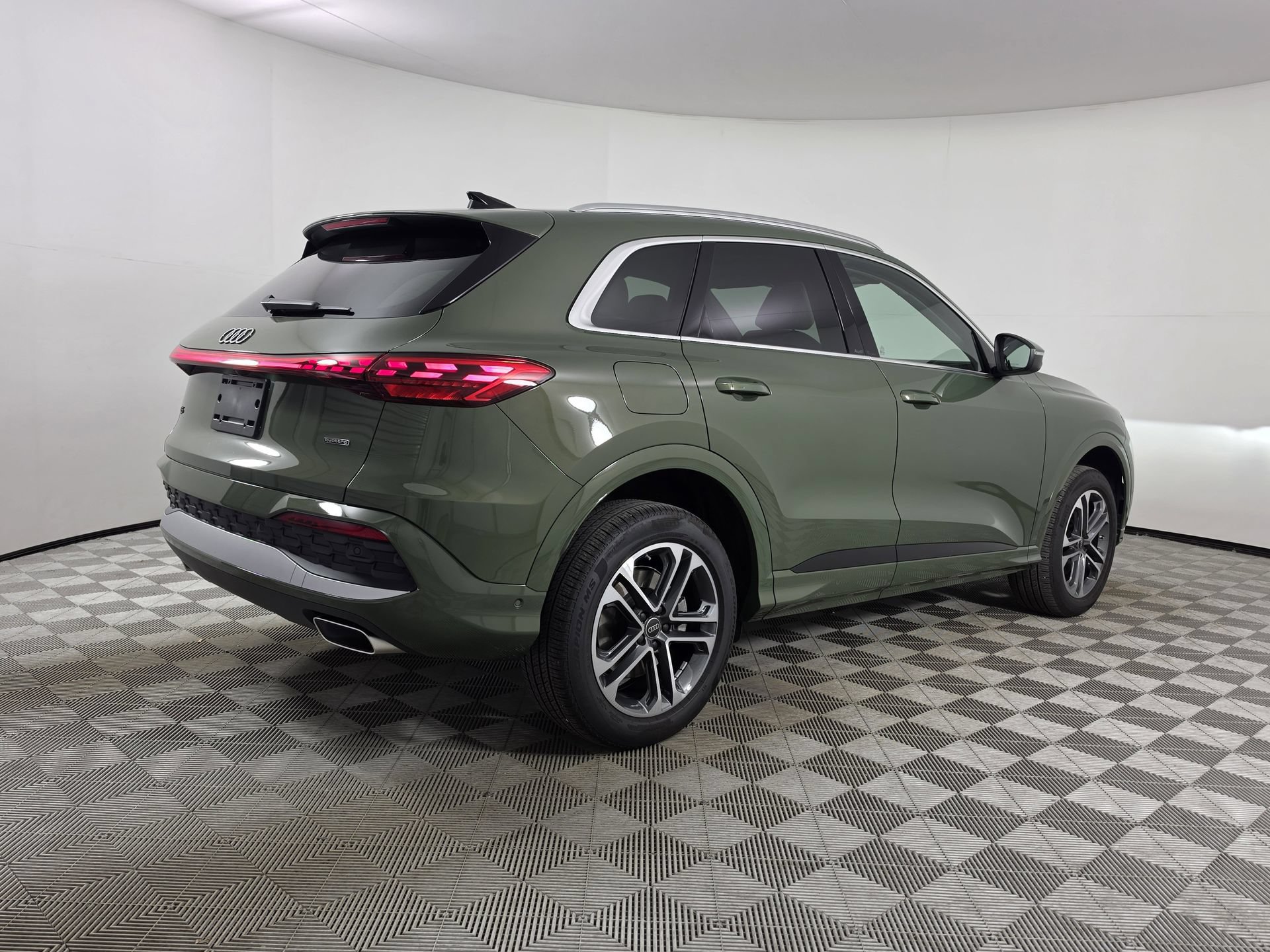 Certified 2025 Audi Q5 Premium w/ Convenience Package AWD/4WD image 7