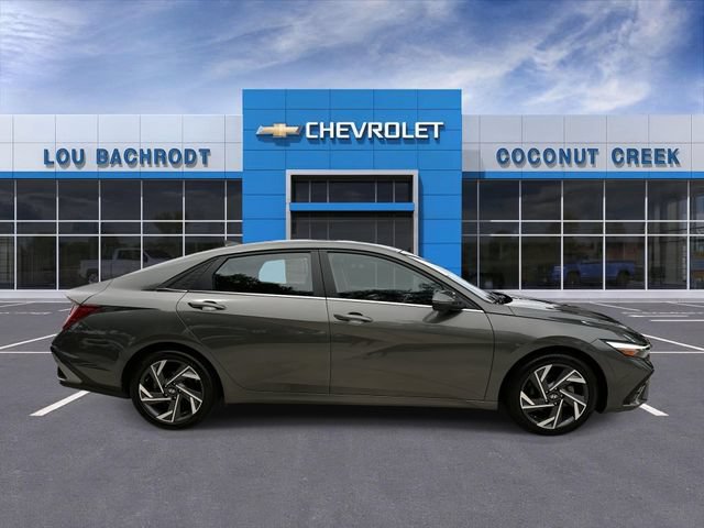 Used 2024 Hyundai Elantra Limited FWD image 9