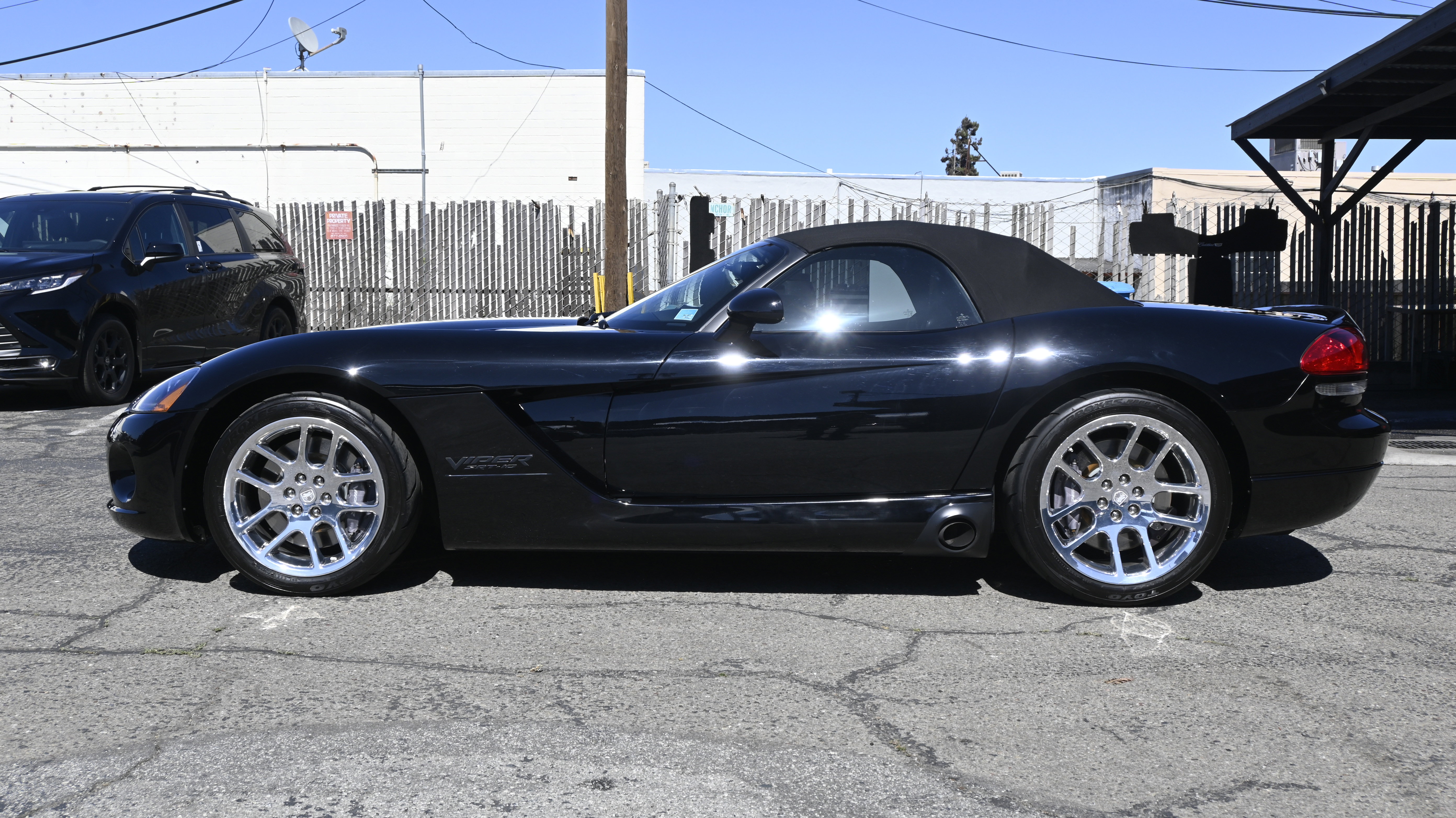 Used 2003 Dodge Viper SRT-10 image 7