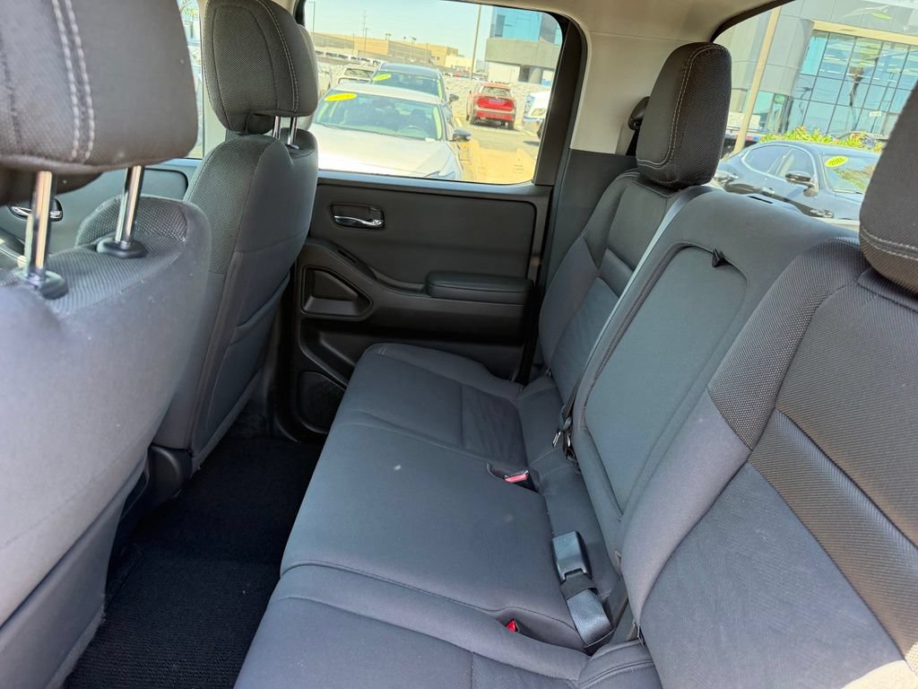 Used 2022 Nissan Frontier SV RWD image 9