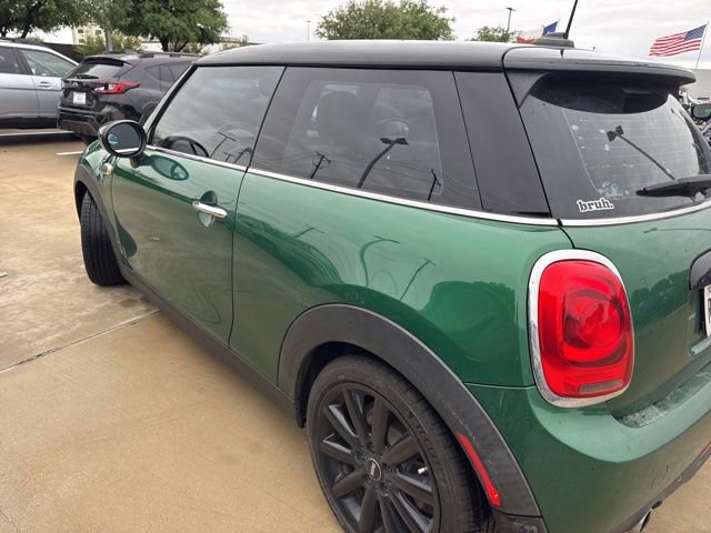 Used 2020 MINI Cooper 2-Door Hardtop image 4