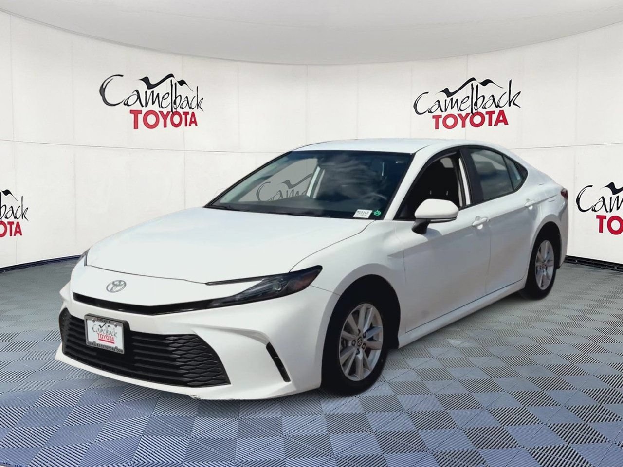 Used 2025 Toyota Camry LE FWD image 7