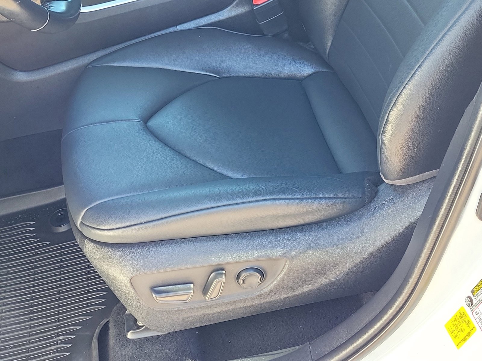 Used 2022 Toyota Highlander XLE image 23