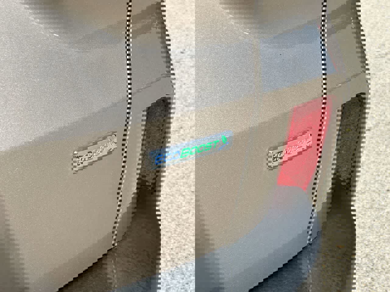 Used 2020 Ford Escape SE image 18