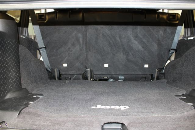 Used 2015 Jeep Wrangler Unlimited Sport image 14