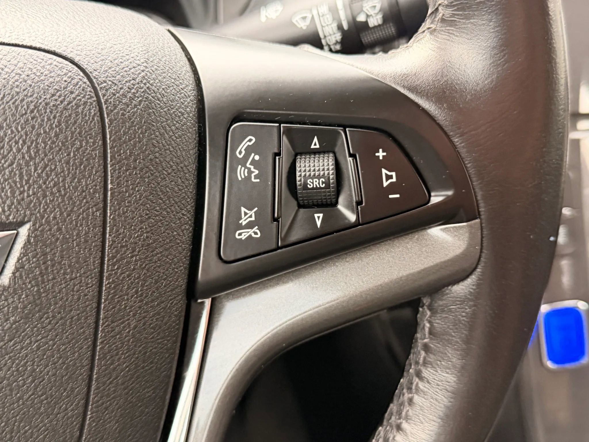 Used 2015 Chevrolet Volt Premium w/ Premium Trim Package FWD image 34