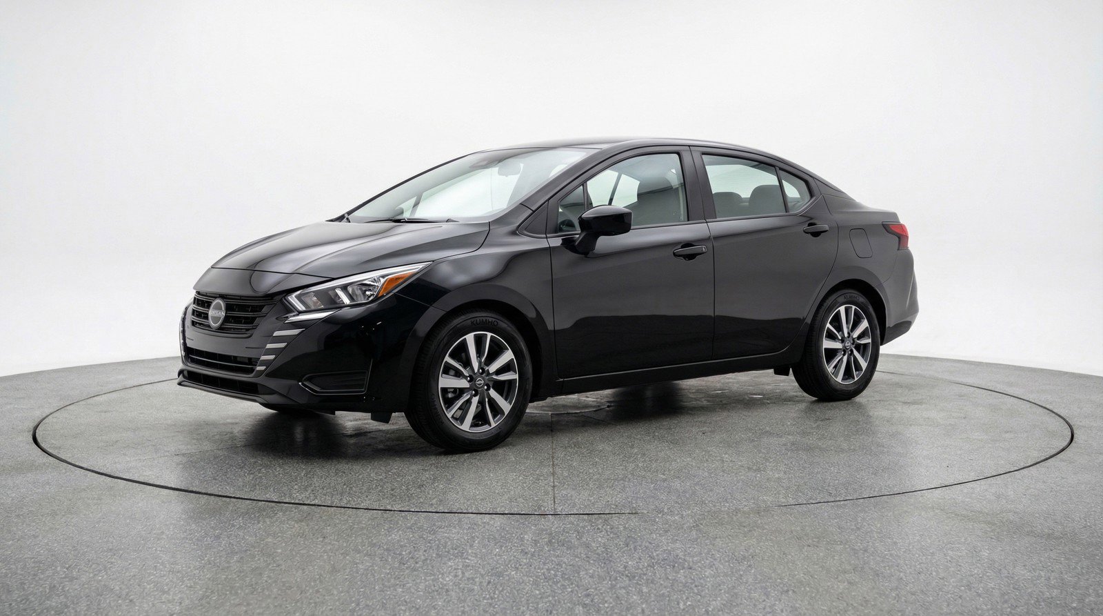 Used 2025 Nissan Versa SV image 3