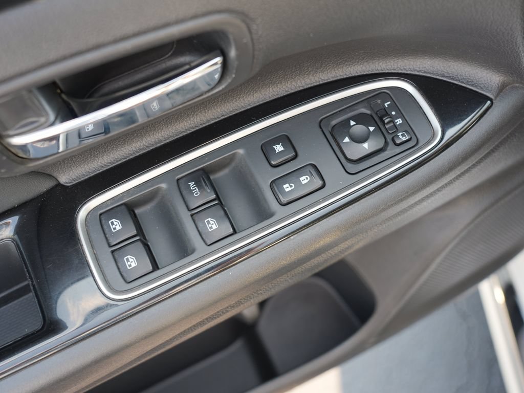 Used 2018 Mitsubishi Outlander GT AWD/4WD image 15