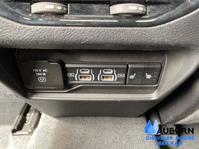 Used 2023 Jeep Grand Cherokee Overland AWD/4WD image 24