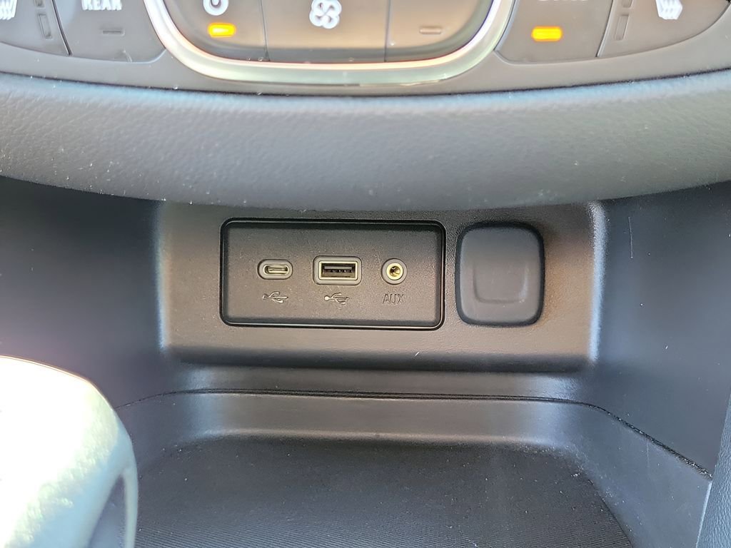 Used 2024 Chevrolet Equinox LT image 22