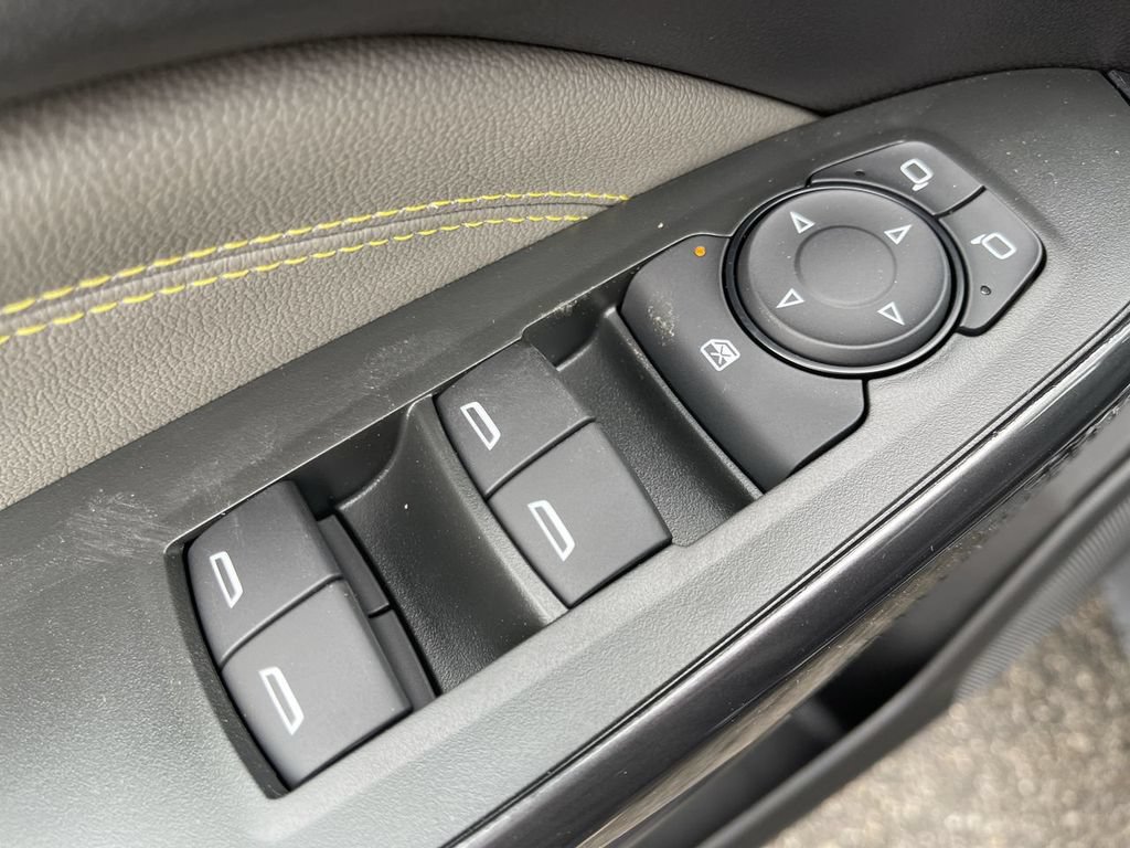 New 2026 Chevrolet Trax ACTIV w/ Sunroof Package FWD image 13