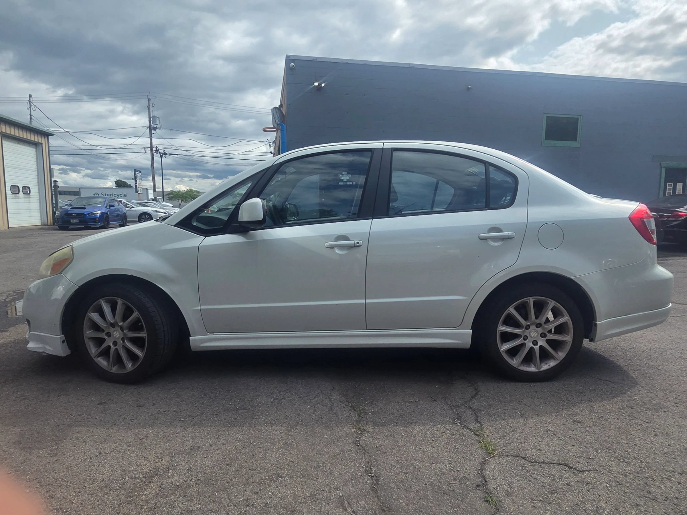 Used 2009 Suzuki SX4 Sport FWD image 2