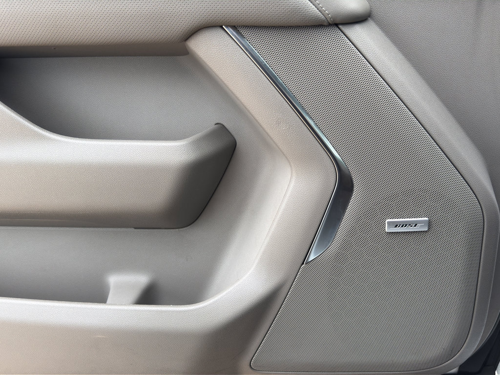 Used 2024 GMC Yukon SLT RWD image 11